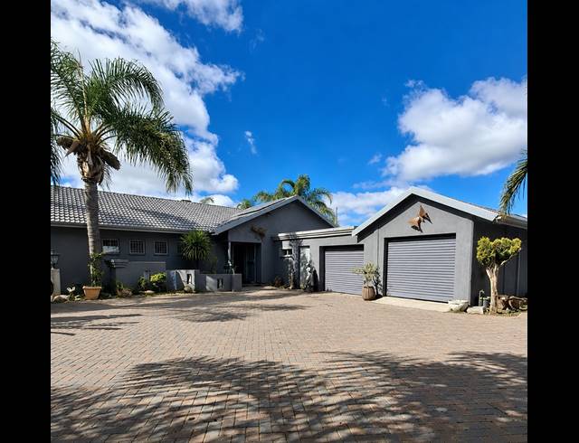 5 BEDROOM FREESTANDING FOR SALE IN VANDERBIJLPARK SE 1